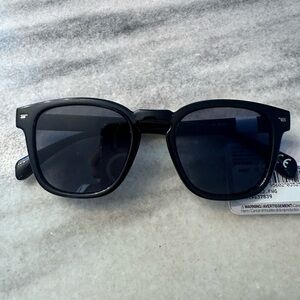 West Loop Black Sunglasses NWT